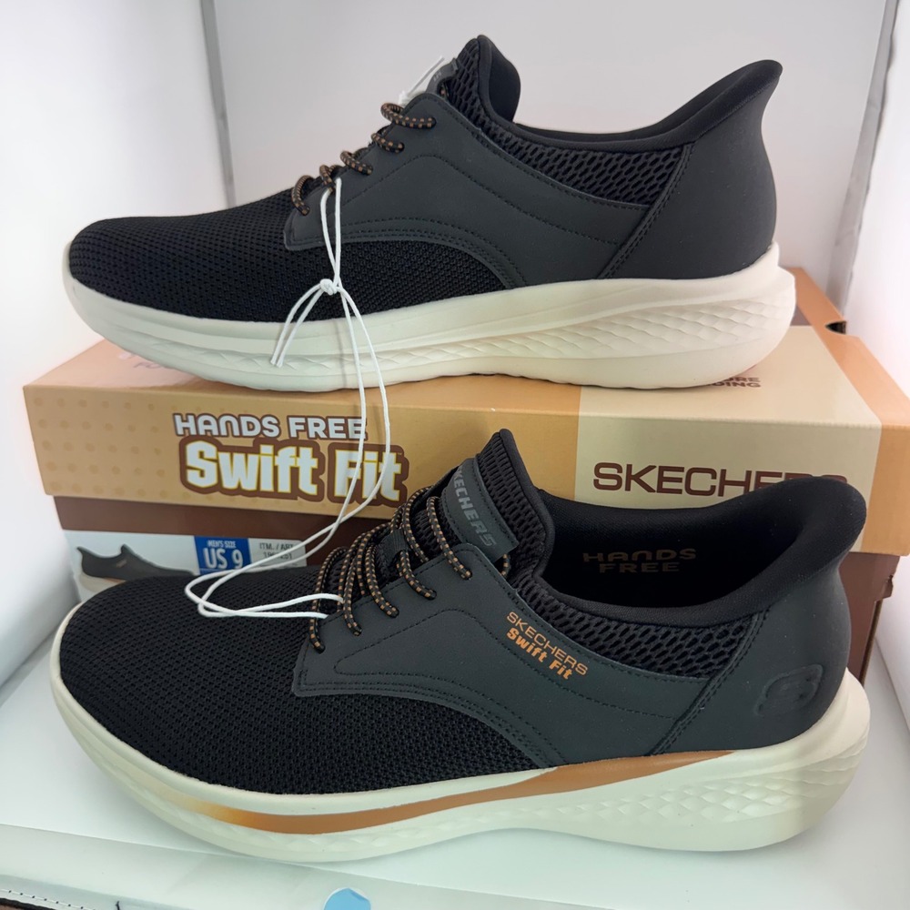 Skechers Hands Free Slip-ins Swift Fit Mens 9 Black NWT Memory Foam Sneakers